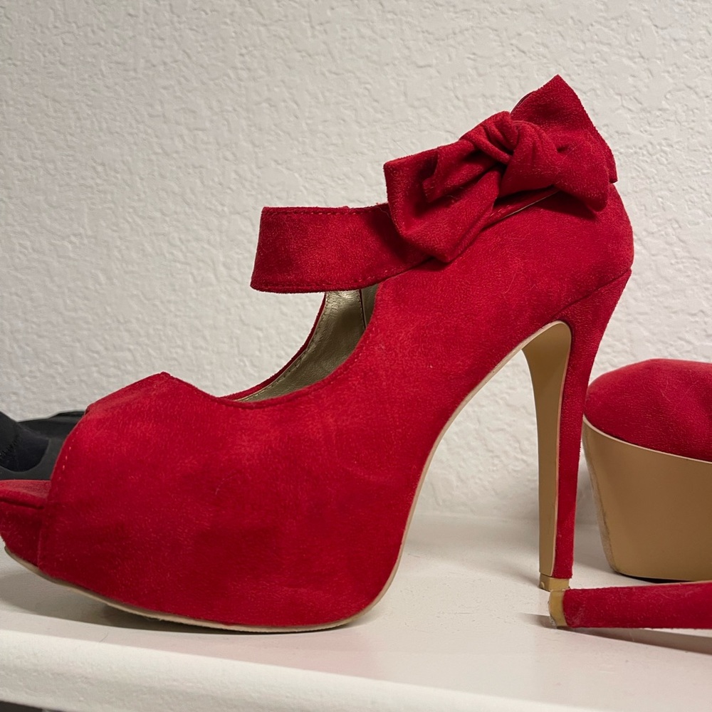 Ollio Red Pumps - Gently Worn - Like New